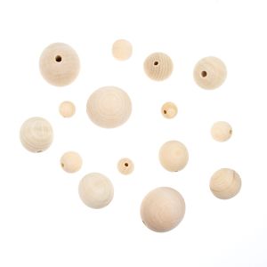 Wooden beads / Different sizes