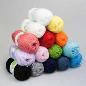 Yarn Robin Double Knit 100 g / Different shades