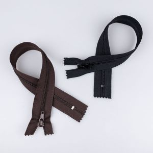 5 mm closed-ended zipper with one slider 35 cm / Different shades