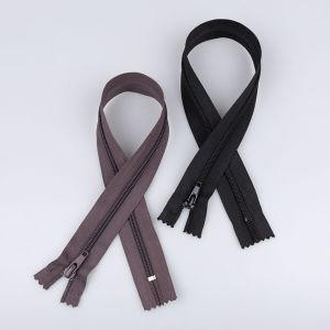 5 mm closed-ended zipper with one slider 45 cm / Different shades
