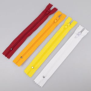3 mm zip 15 cm / Different shades