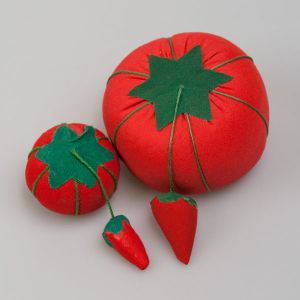 Pin cushion Tomato / Different sizes