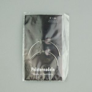 Needles for furniture upholstery