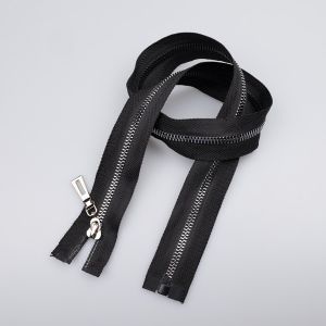 5 mm closed-ended Chunky zip 70 cm / Black-Silver