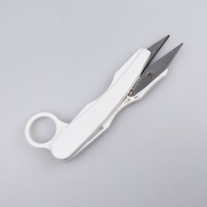 Thread snips with finger ring