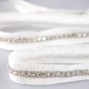 Decorative ribbon with stones 15 mm / White