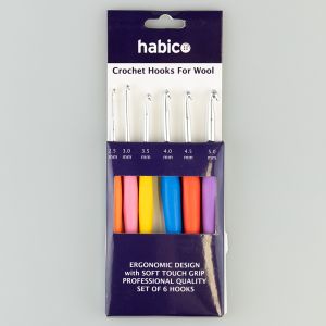 Essential Crochet Hook Set, 2.5-5 mm