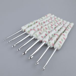 Crochet Hooks Rose / Different sizes