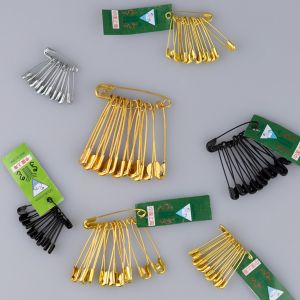 safety pin  / Different shades / Different sizes