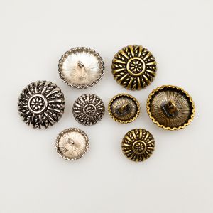Metal shank button Flower / Different shades / Different sizes