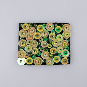 Iron-on motif / Green sequins and pearls, square