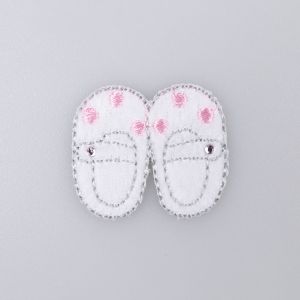 Iron-on motif / White-pink little shoes