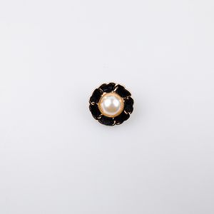 Pearl metal shank button 18 mm / Black