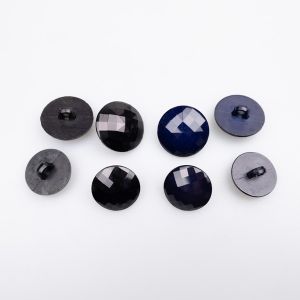 Shank button / Different sizes / Different shades