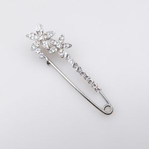 Brooch / Safety pin with 2 flowers