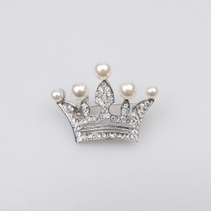 Brooch / Crown with pearls, silver