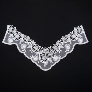 Lace motif D3 / 27x14 cm / White