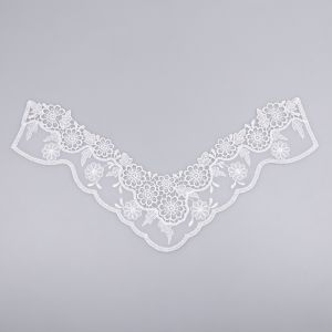 Lace motif D18 / 30x7 cm / White
