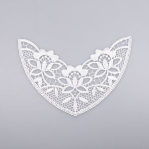 Lace motif D21 / 16x6 cm / White