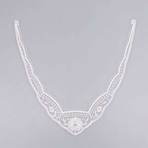Lace motif D27 / 37x5 cm / White