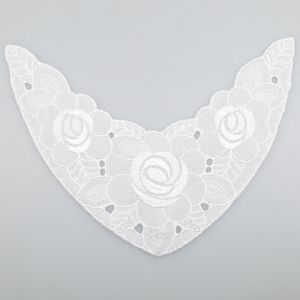 Lace motif D28 / 19x7.5 cm / Ivory