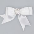 Bow ribbon with a clasp / White