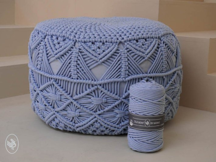 Macramé pouf