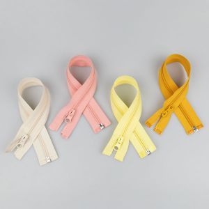 5 mm spirāles ravējslēdzis ar vienu sunīti 30 cm / Dažādi toņi
