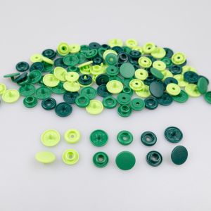 Love Plastmasa spiedpogas / 12,4 mm / Zaļa