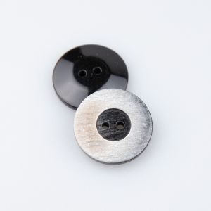 Vienkārša poga ar 2 caurumiem 18 mm / Melns