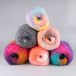 Dzija Lovely Color 150 g / Dažadi toņi