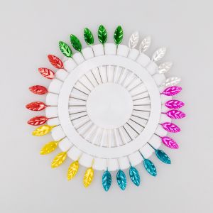 Piespraudes ar metāla galviņu plastmasas kastē uz diska / Lapas