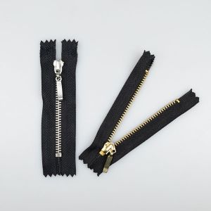 Metāla rāvējslēdzējs M3 apakšā noslēgts 8cm / Dažadi toņi