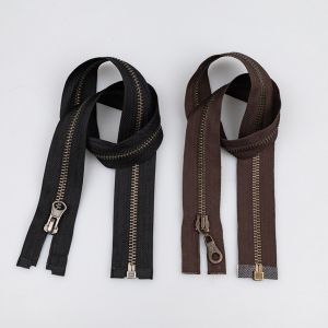 Metāla rāvējslēdzējs M5 ar vienu sunīti  55 cm / Dažadi toņi