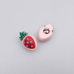 Poga ar kājiņu Zemene 15 mm