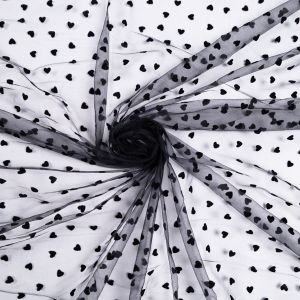 Tills ar sirsniņām / Melns