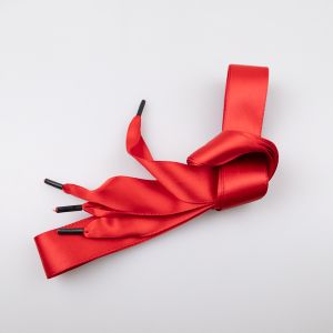 Атласные шнурки для обуви 20 мм, 130 см / Красный 148