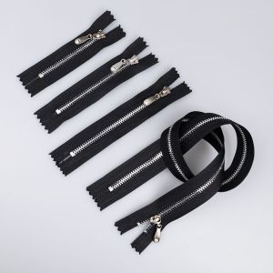 Металлическая молния M3, неразъёмная, c декоративным камнем / Разные длины